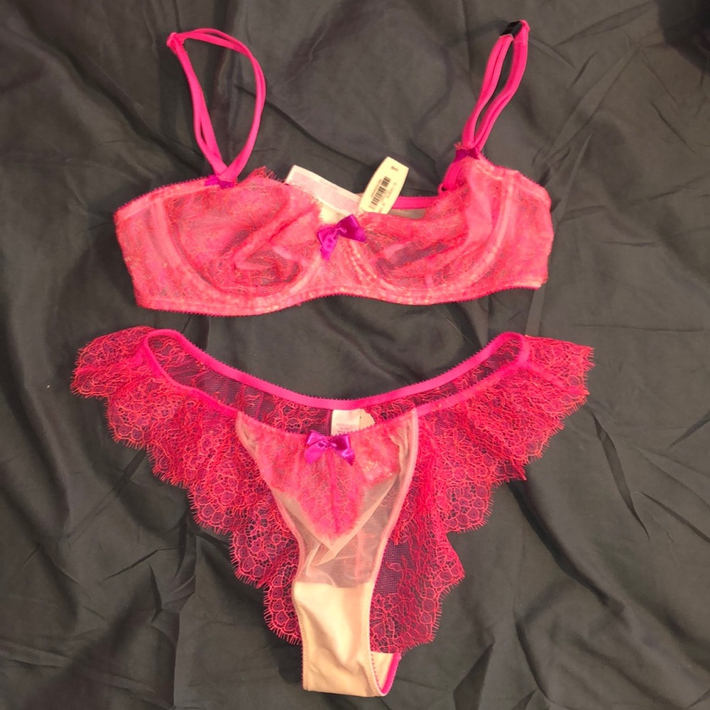 NWT Victoria’s Secret Bra/panty set